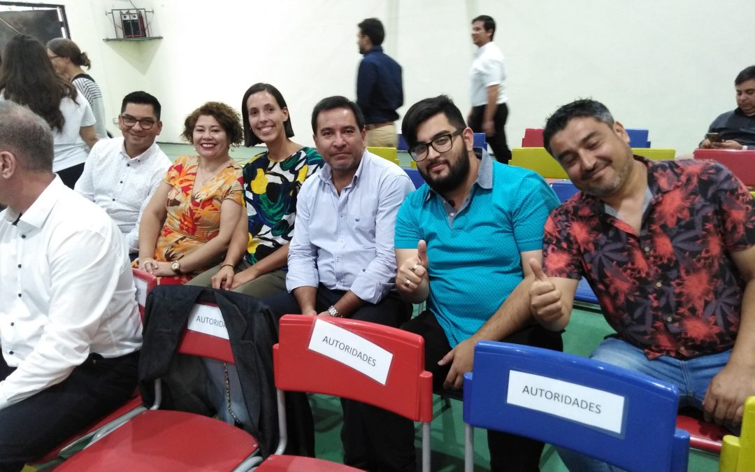 Profesores nuevos dan la bienvenida en actos